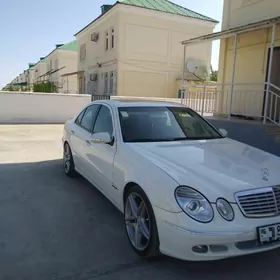 Mercedes-Benz E350 2005