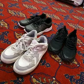 женские кроссовки