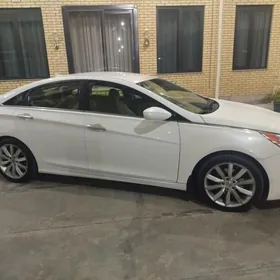 Hyundai Sonata 2011
