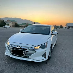 Hyundai Elantra 2019