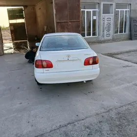 Toyota Corolla 1999