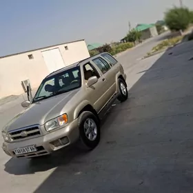 Nissan Pathfinder 2001