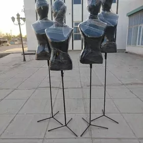 Maneken jeniskiy kelleli