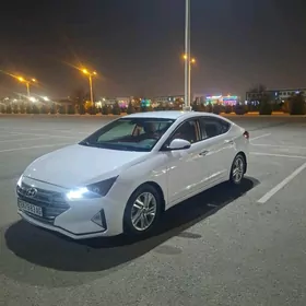 Hyundai Elantra 2020