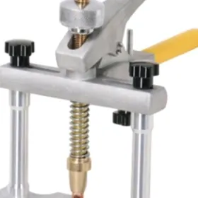 kuzow çekýän apparat