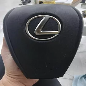 Lexus rolun emblemasy