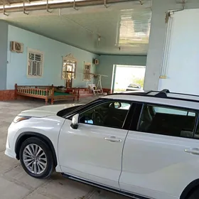 Toyota Highlander 2021