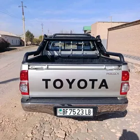 Toyota Hilux 2014
