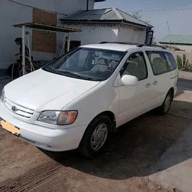Toyota Sienna 2000