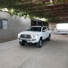 Toyota Tacoma 2016