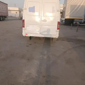 Mercedes-Benz Sprinter 2500 2003