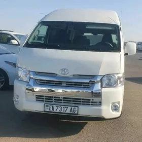 Toyota Hiace 2021