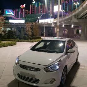 Hyundai Accent 2012