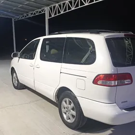 Toyota Sienna 2001