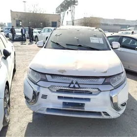 Mitsubishi Outlander 2020