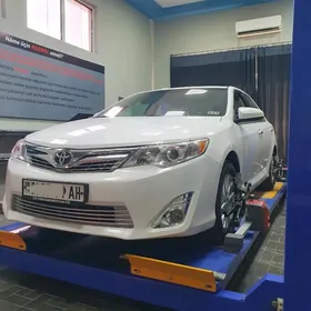 Toyota Camry 2013