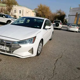 Hyundai Elantra 2020