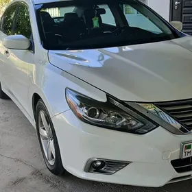 Maşynymda iş gőzleÿän