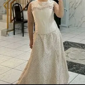 gaşly gipyur bilen korset