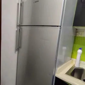 холодильник BOSCH