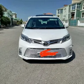 Toyota Sienna 2017