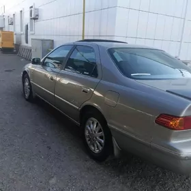 Toyota Camry 2000