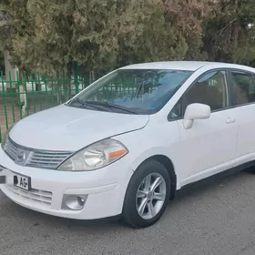 Nissan Versa 2011