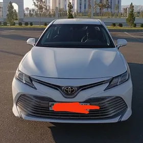Toyota Camry 2020