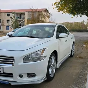 Nissan Maxima 2010
