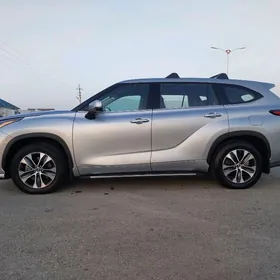Toyota Highlander 2022