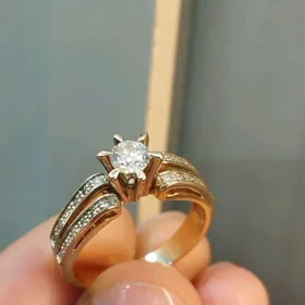 Gyzyl yuzik brilyant