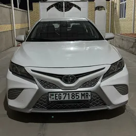 Toyota Camry 2020