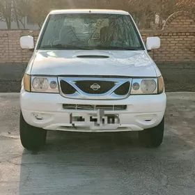 Nissan Terrano 2004