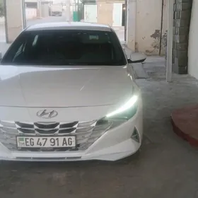 Hyundai Elantra 2022