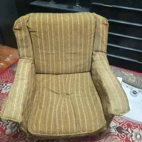 Продаются 2 кресла