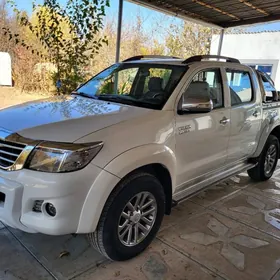 Toyota Hilux 2015
