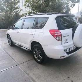 Toyota RAV4 2011