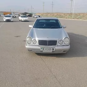 Mercedes-Benz E320 2000