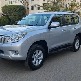 Toyota Land Cruiser Prado 2013