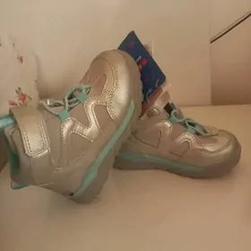 сага красовка адик форма