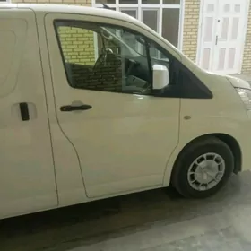Toyota Hiace 2020