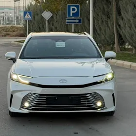 Toyota Camry 2025