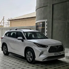 Toyota Highlander 2022