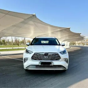 Toyota Highlander 2021