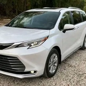 Toyota Sienna 2021