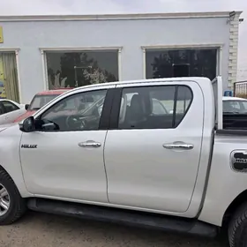 Toyota Hilux 2025