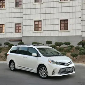 Toyota Sienna 2016