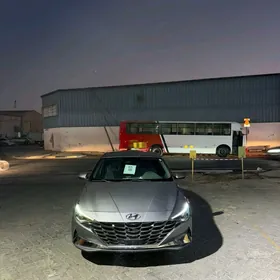 Hyundai Elantra 2022