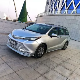 Toyota Sienna 2022