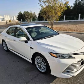 Toyota Camry 2018